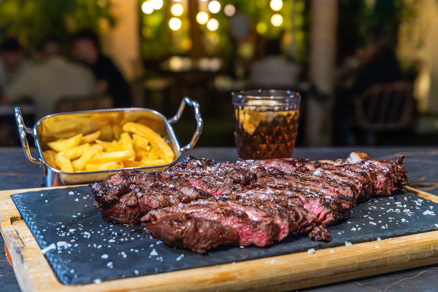 Nuevos platos de la carta de Verano 2025 abq restaurante situado en Loja Granada - carne ternera dry age